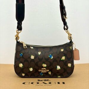 Coach Jes Crossbody In Signature Canvas With Vintage Mini Rose Print